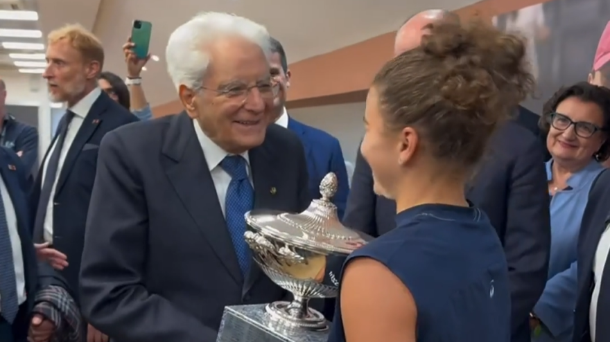 Paolini trae el trofeo a Mattarella: la reunión se está