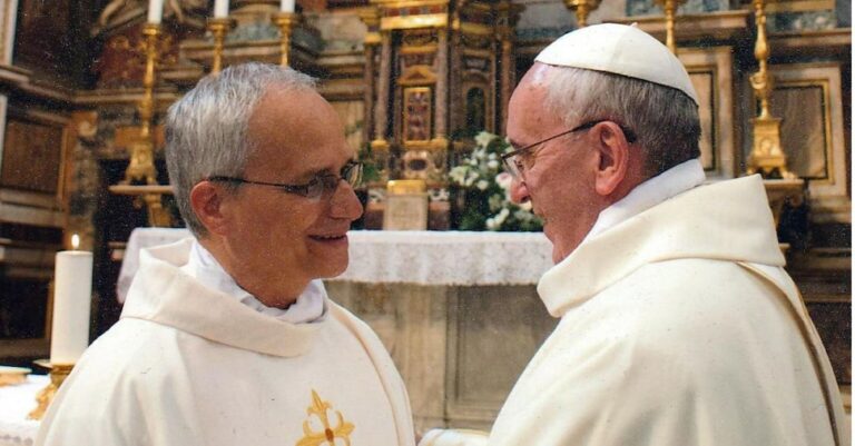 Papa Leone: "La iglesia responde a los desafíos de la