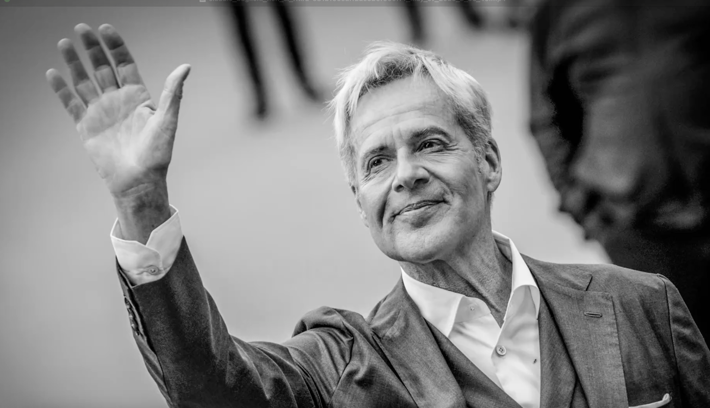 Para el deleite de miles de fanáticos, Baglioni sorprendió a