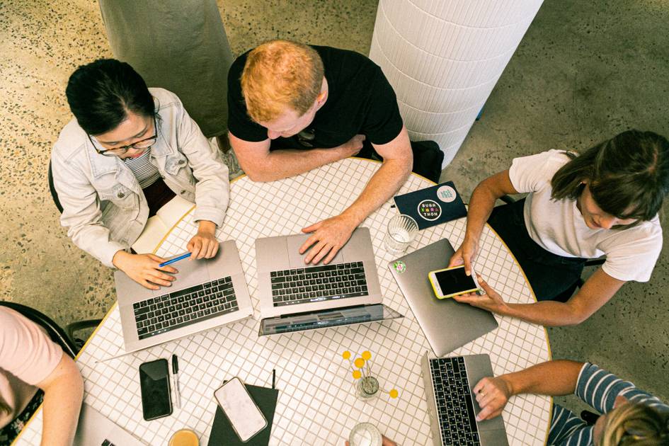 Parloa: Berlin KI Startup logra una evaluación de mil millones