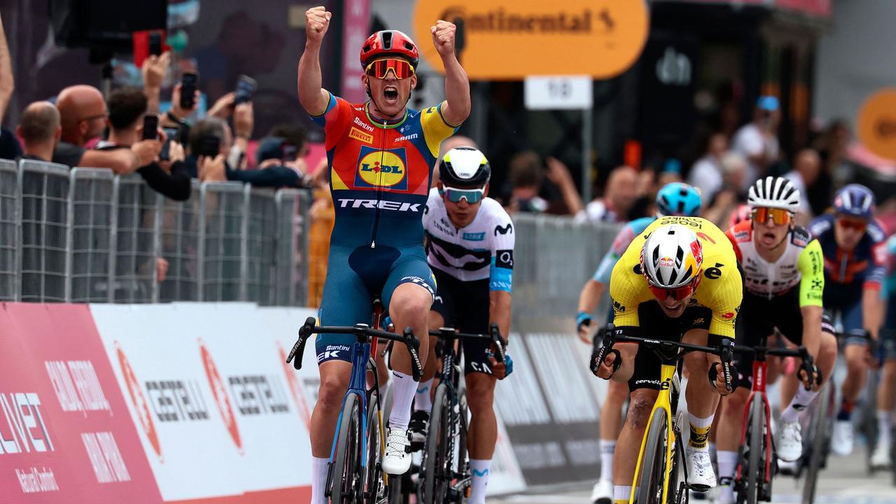 Pedersen Gewint la primera etapa de Giro