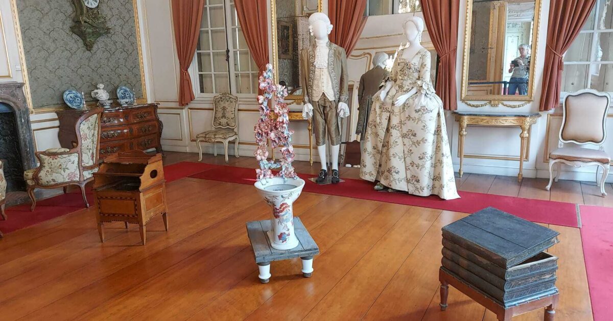 Poepchique: el Museo Merghelynck pone el patrimonio del inodoro en
