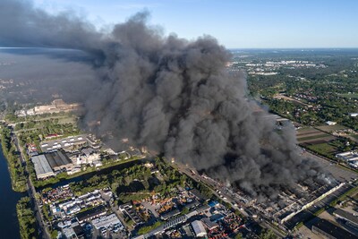 Polonia: Rusia es responsable de un gran incendio en el