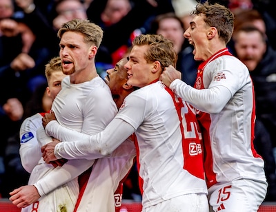 Por ejemplo, Ajax se está preparando detrás de escena para