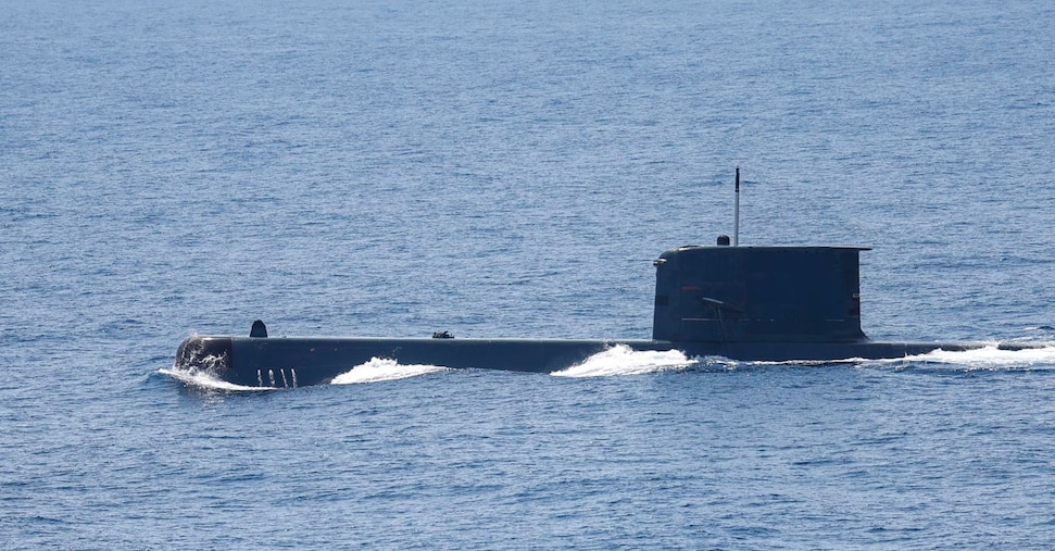Propuesta del gobierno: la Armada puede hundir a quienes amenazan