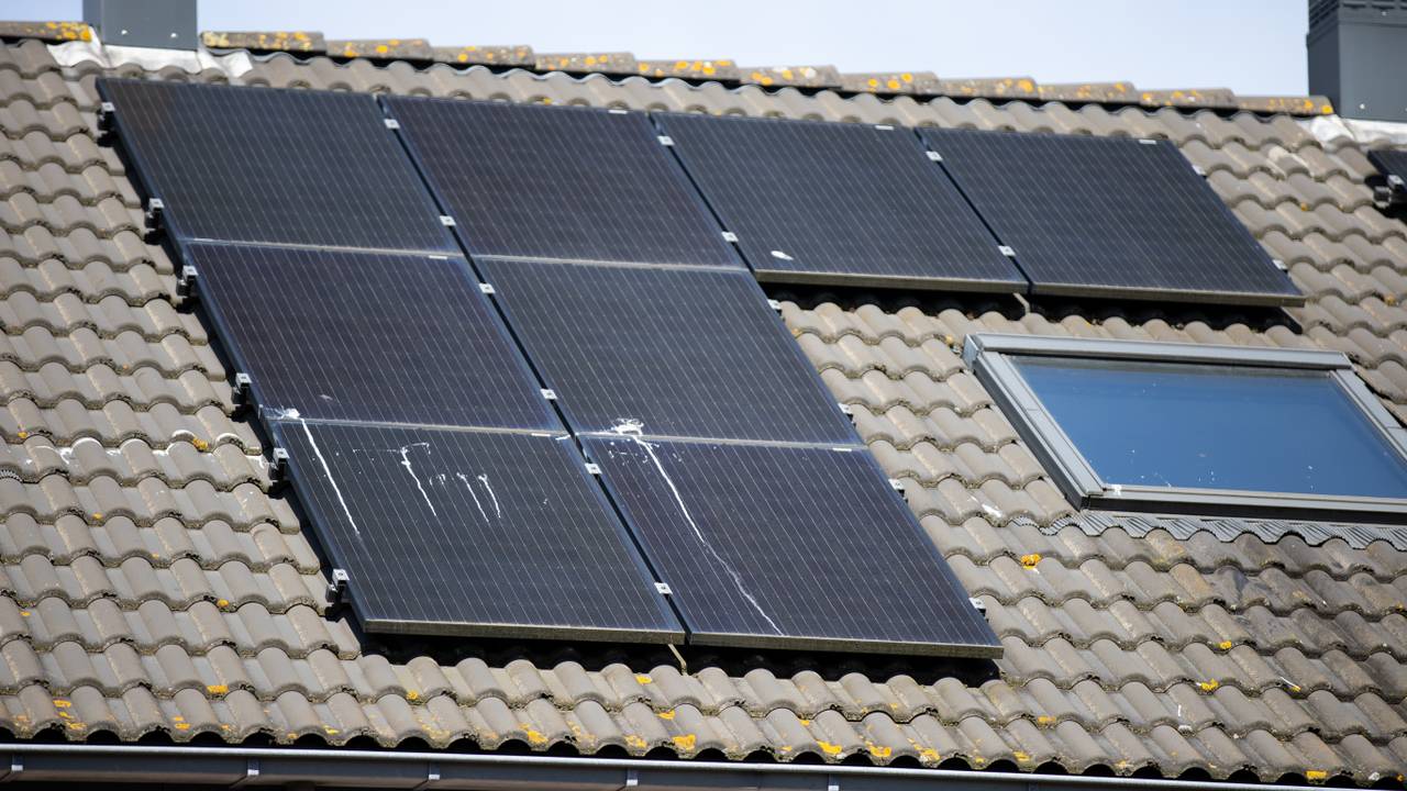 Prueba para expandir temporalmente los paneles solares en los días
