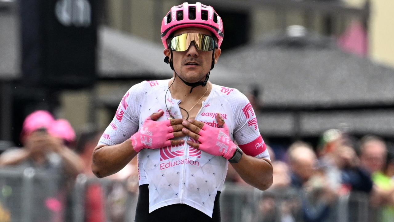 Richard Carapaz salva una ventaja