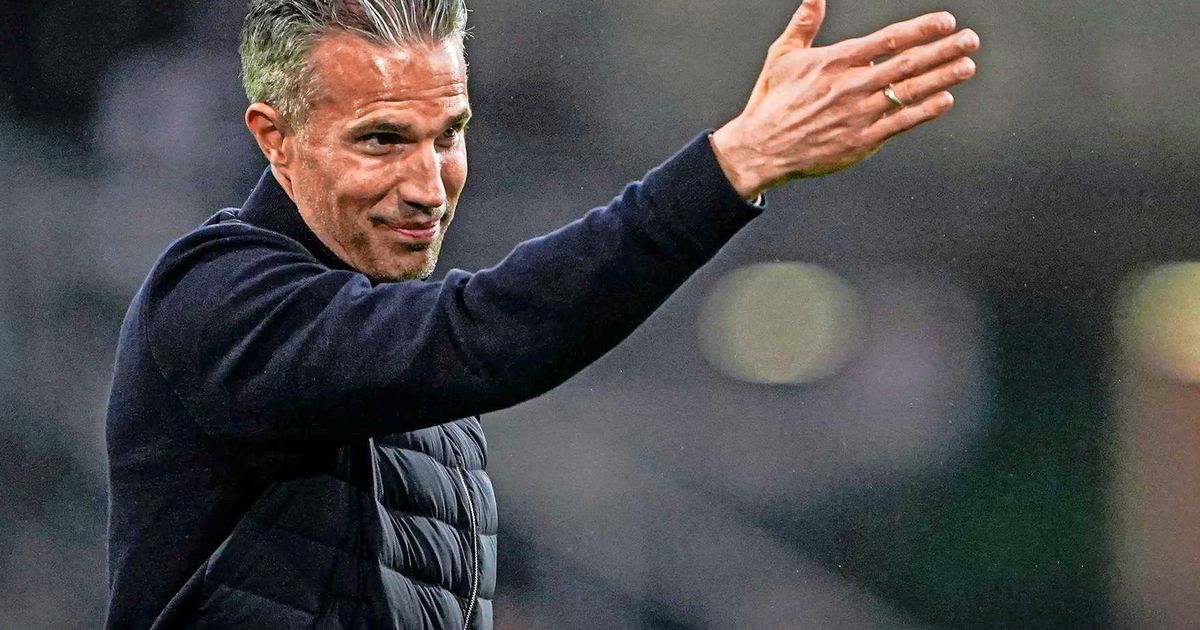 Robin Van Persie ahora está cazando a Feyenoord en el