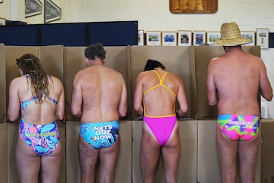 "Salchicha de democracia" y votación en ropa de baño: el