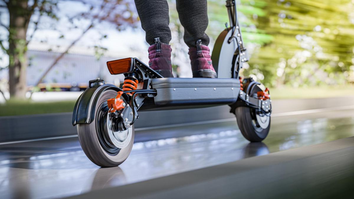 Scooters eléctricos, placa y seguro. ¿En qué punto estamos
