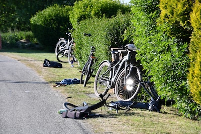 Seis ciclistas heridos después de la colisión con automóvil en