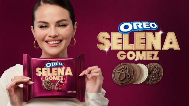 Selena Gomez celebra un favorito de la infancia con el