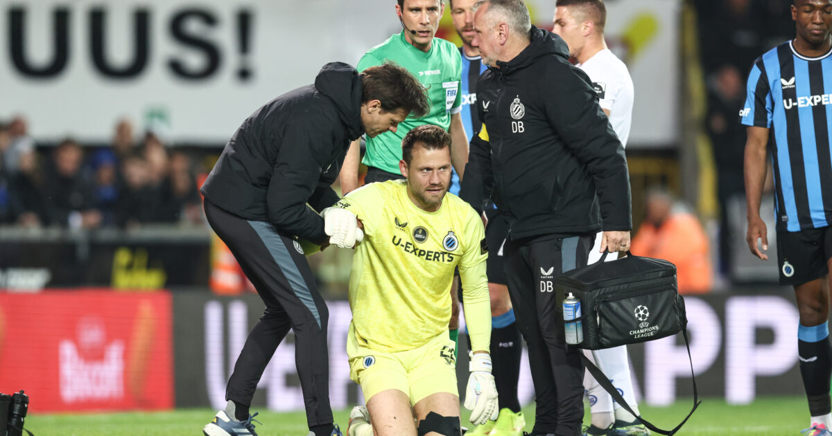 Simon Mignolet (Club Brugge) no toca listo para un duelo