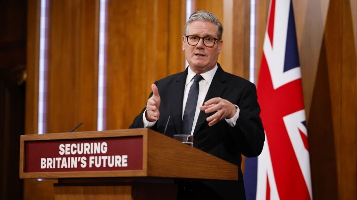 Starmer presenta la migración de la migración