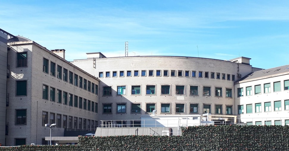 Tac al gato en el Hospital Aosta: cuatro sospechosos