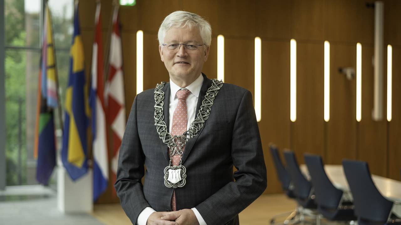 Theo Weterings (66) se detiene como alcalde de Tilburg