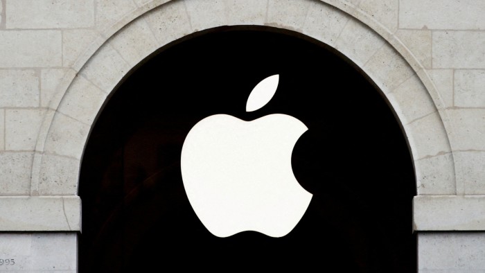 Trump amenaza a Apple con un 25% de arancel en