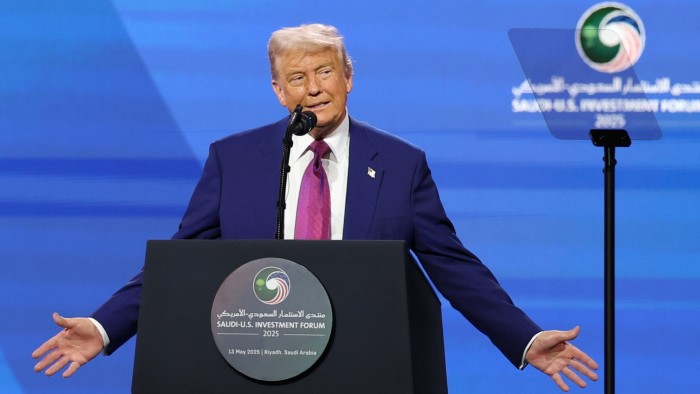 Trump dice que levantará las sanciones a Siria