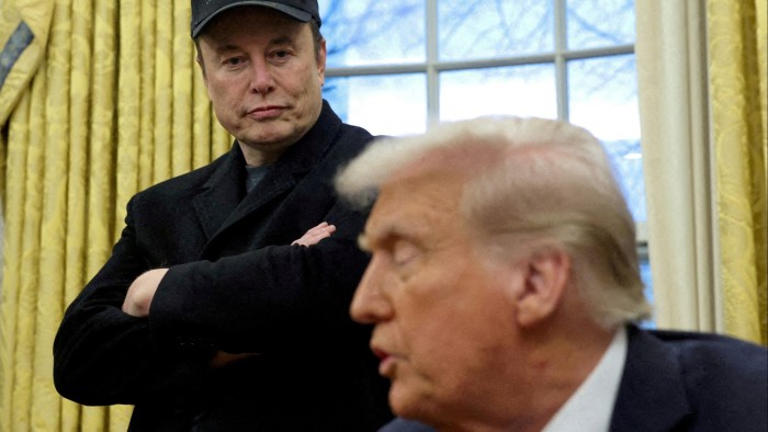 Trump pide $ 163 mil millones en recortes para 'despertar'