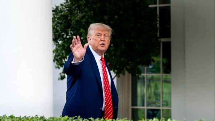 Trump propone aumentar los impuestos sobre la renta a los