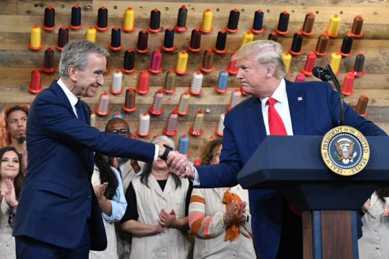 Trump recibe al jefe de LVMH, Bernard Arnault en la