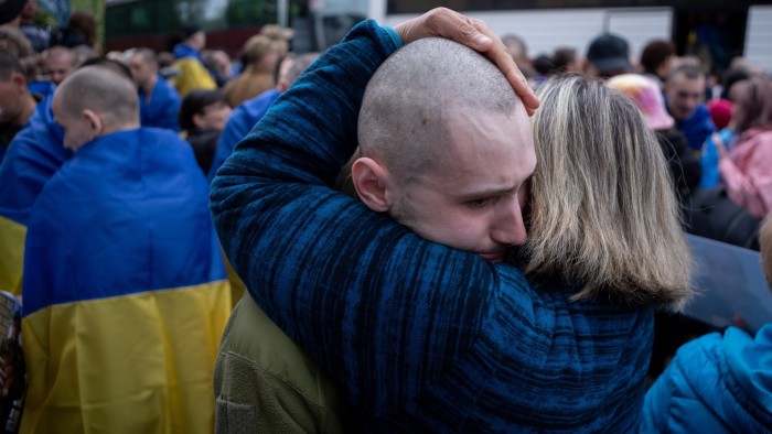 Ucrania y Rusia comienzan a un mayor intercambio de prisioneros