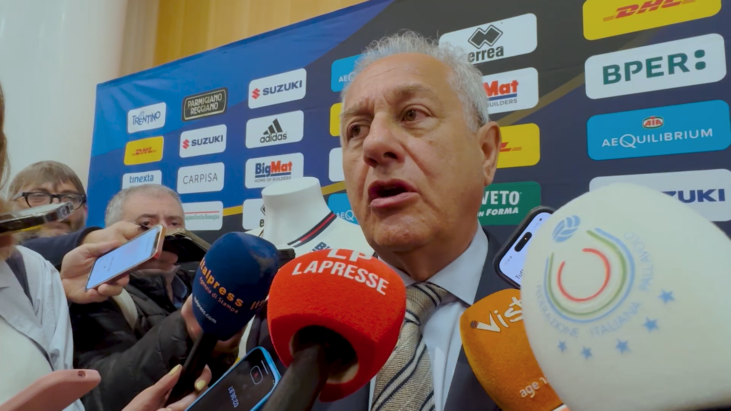 Velasco, National CT toma los nombres de los atletas que