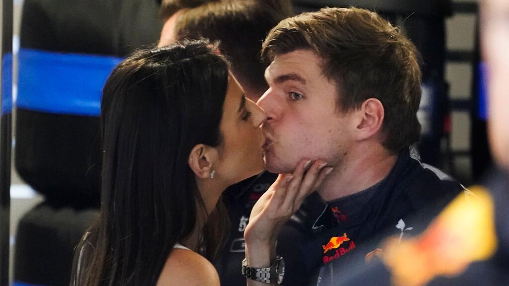 Verstappen por primera vez