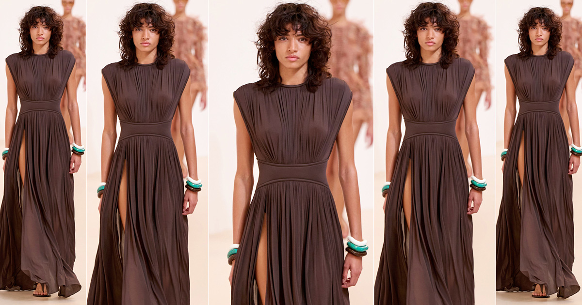 Vestido marrón: el nuevo protagonista elegante de las ceremonias 2025