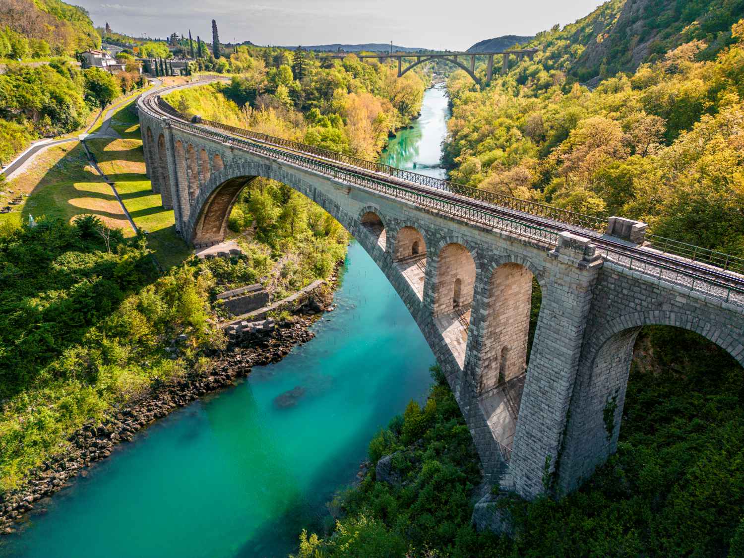 Viaje a pie desde Aquileia a Sveta Gora. Un "puente
