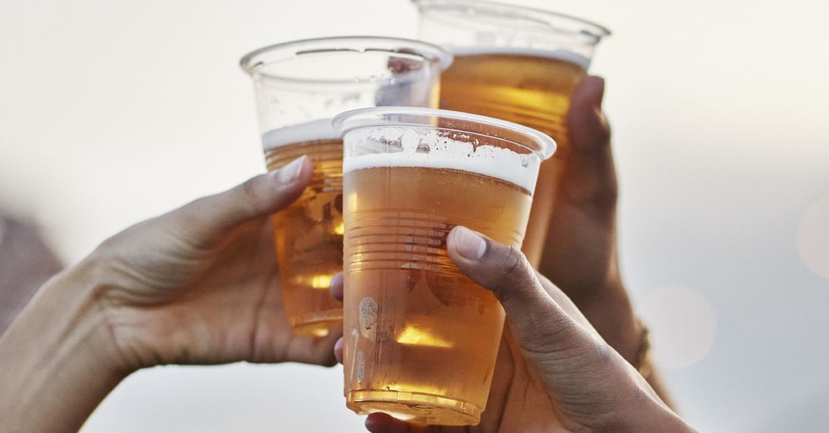 Viven los monos no programados: cómo llegó el alcohol en