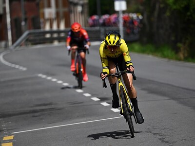Vuelta en vivo Femenina | Femke de Vries se muestra