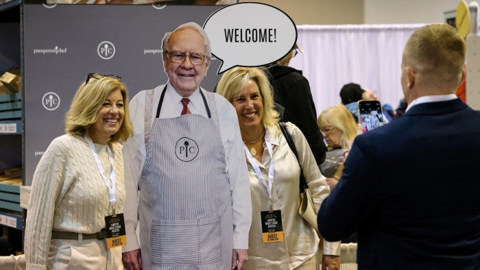 Warren Buffett vende acciones para el décimo trimestre consecutivo