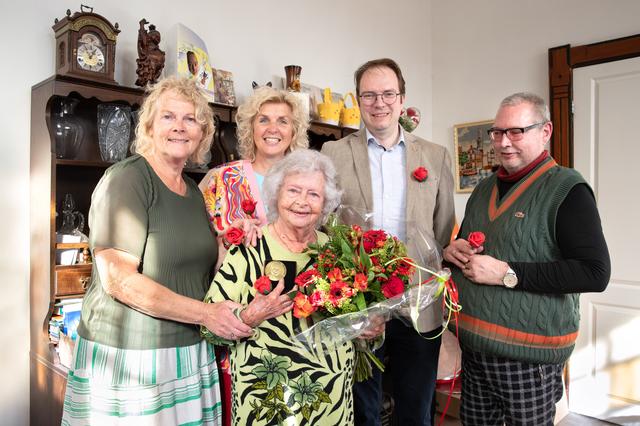 Willem Drees escribe por la Sra. Drijver-Ondernennaar. Habitante de Stadskanaal