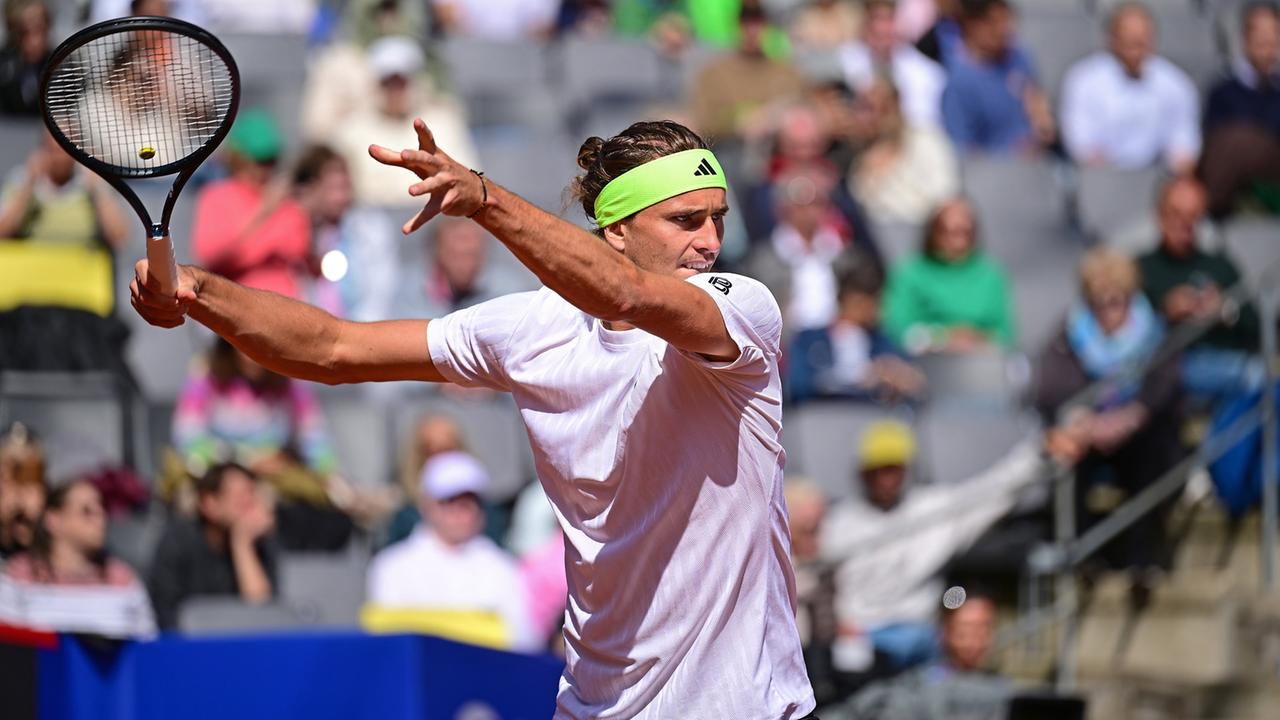 Zverev débil falla temprano en Hamburgo