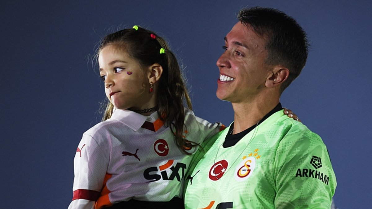 ¡Adiós a Muslera en las celebraciones del campeonato de Galatasaray!