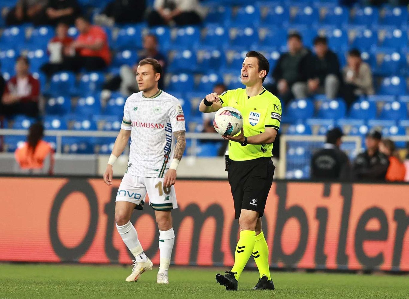 besiktas-caykur-rizespor-maci-ne-zaman-saat-kacta-ve-hangi-kanalda-1748152516384.jpeg