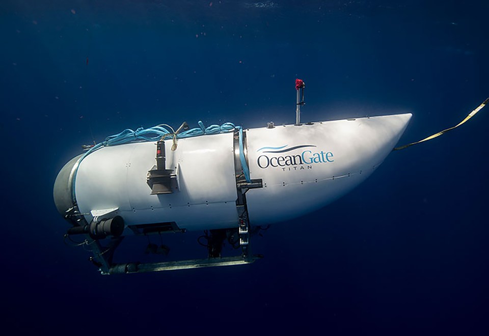 Oceangate Titan sumergible bajo el agua.
