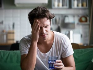¿Por qué el alcohol provoca dolor de cabeza?