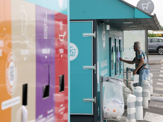 Y además, ¡genera ingresos: tus botellas de plástico valen dinero!