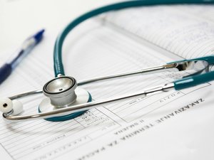 Déserts médicos: ¿Qué es el "numerus apertus" que el gobierno