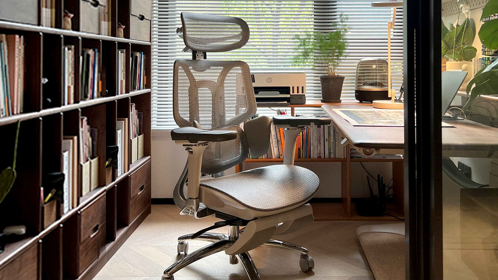 ¡Esta silla ergonómica, más vendida en Amazon, nos ha impresionado!