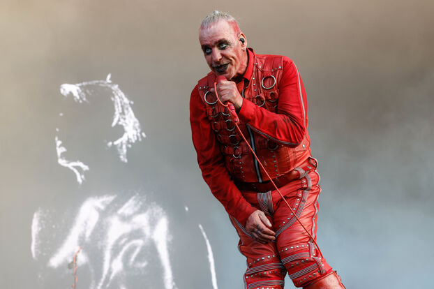 Till Lindemann en el escenario