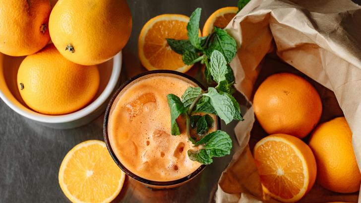 ¿Son los zumos de frutas y los batidos tan "saludables",