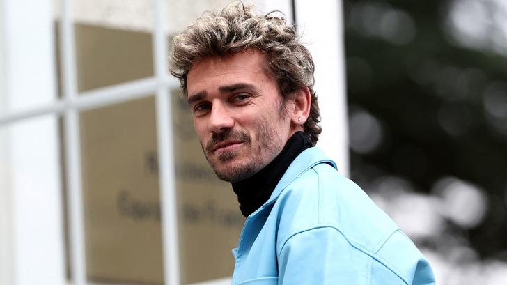Antoine Griezmann es papá por cuarta vez, pero esta vez