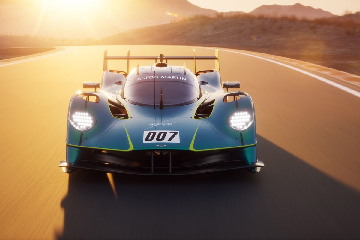 Aston Martin revela la versión de pista del Hypercar Valkyrie