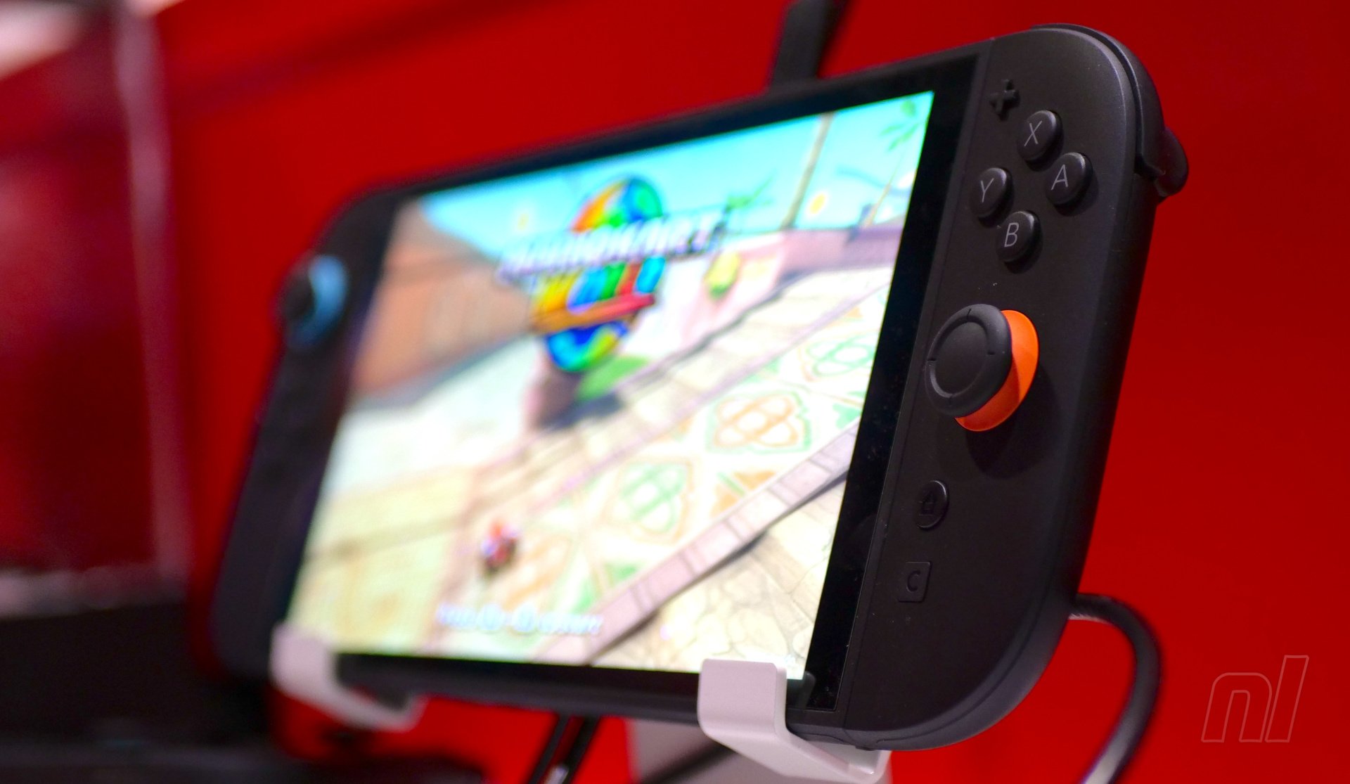 Aviso: La pantalla de Switch 2 viene con una capa