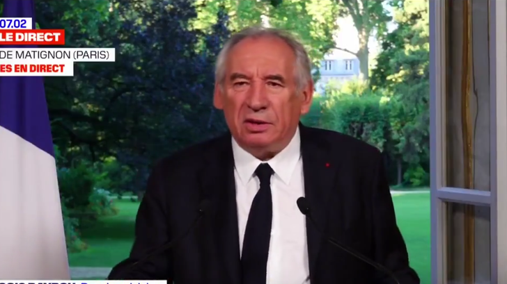 Bayrou hace un Macron para no hablar de "fracaso" sobre
