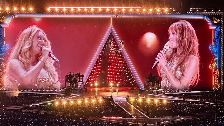 Beyoncé invita a Miley Cyrus al escenario en el Stade