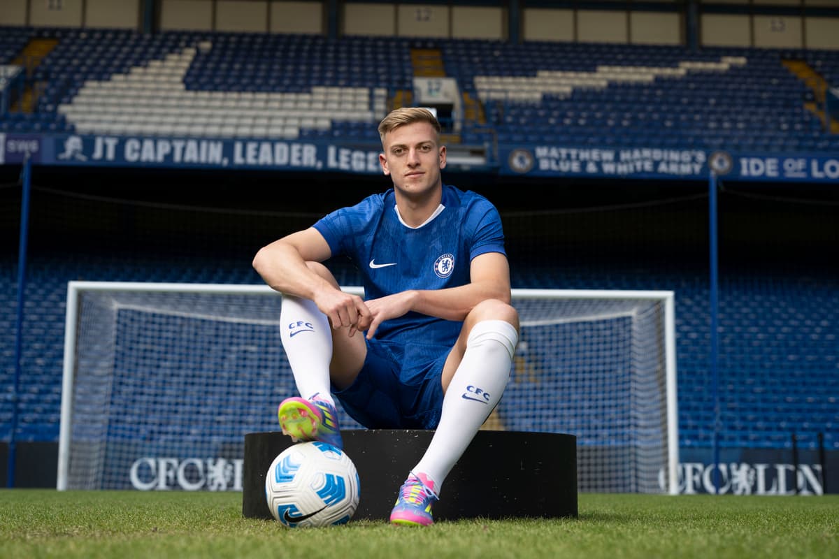 Chelsea confirma la firma de Delap en un acuerdo de